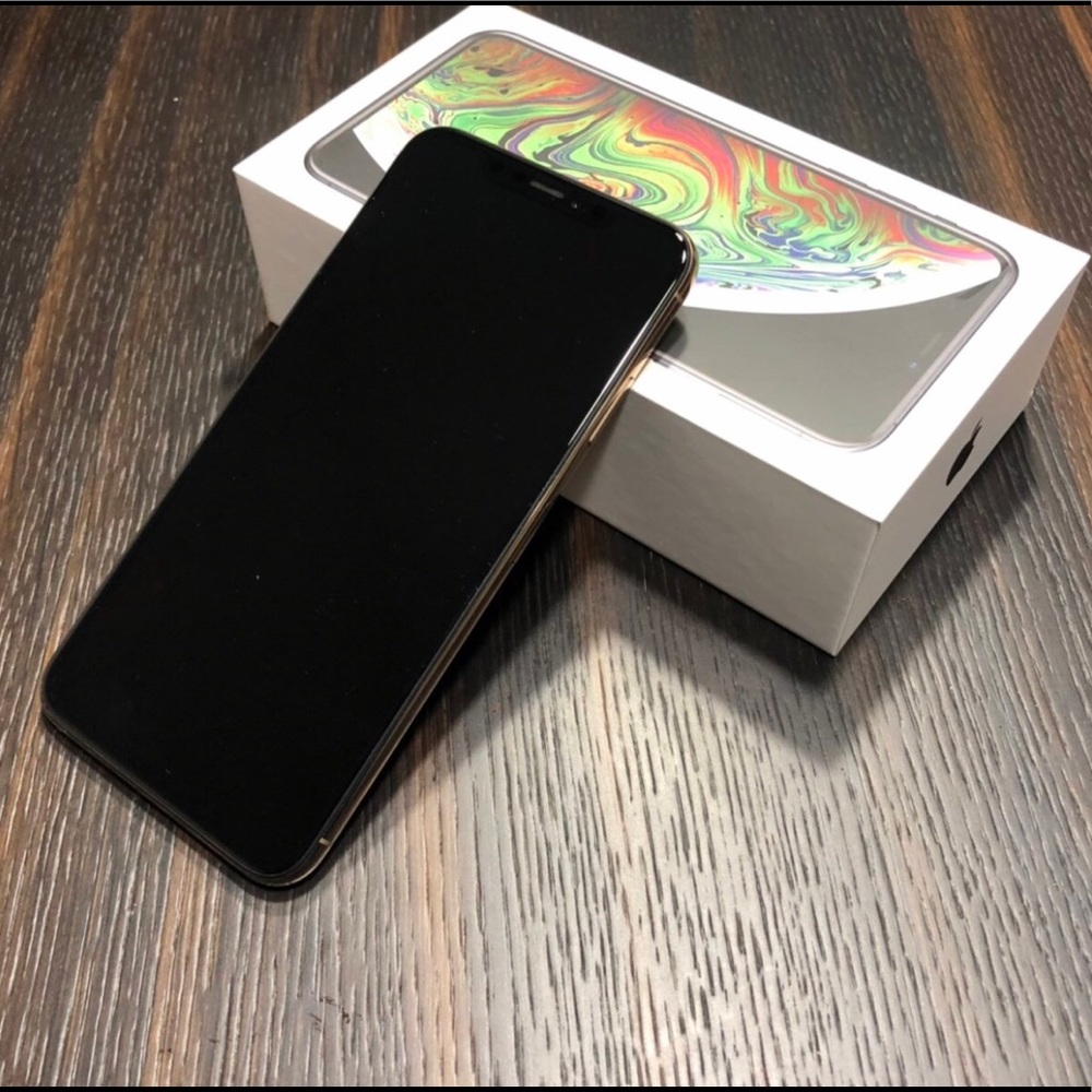 iPhone XS gold